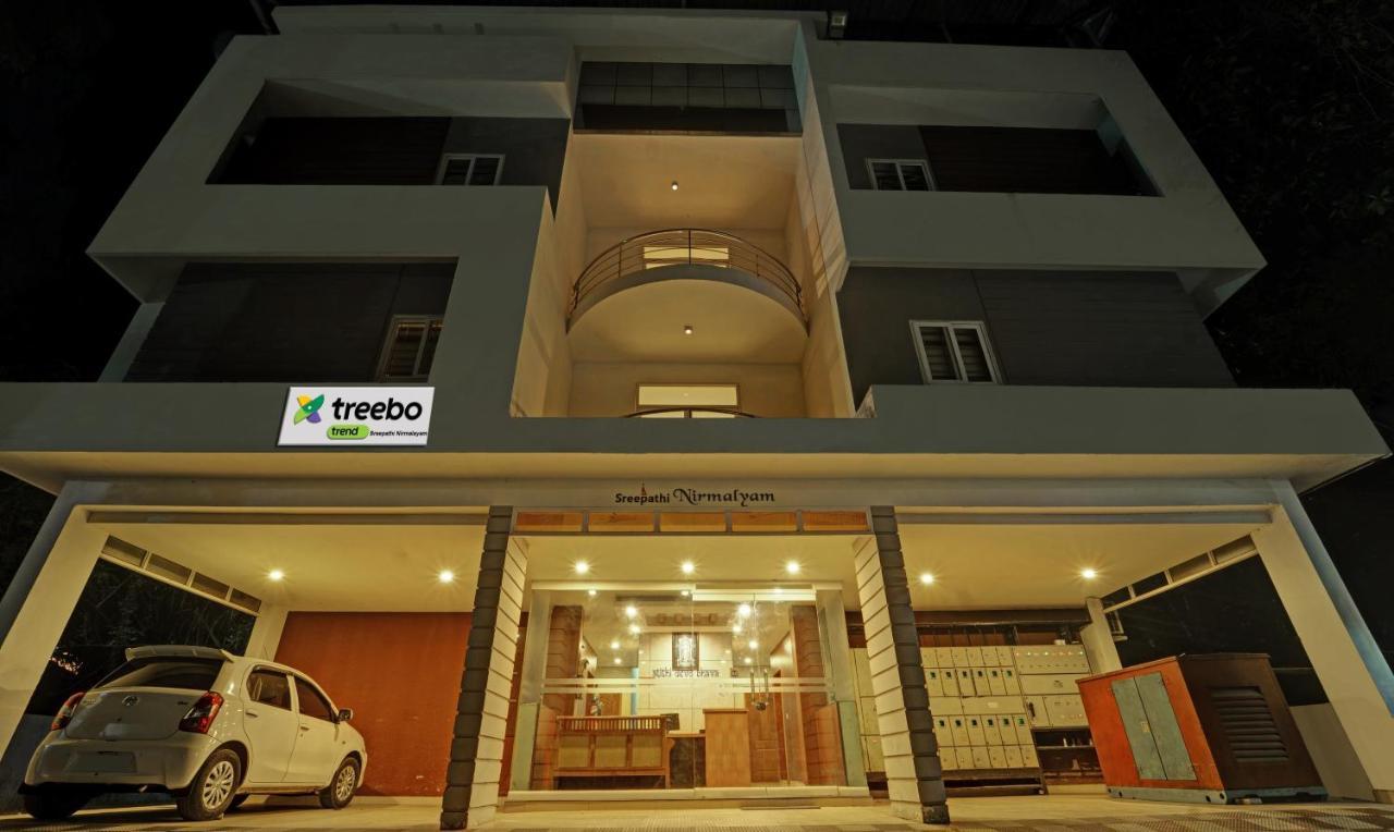 Готель Treebo Sreepathi Nirmalyam 400 Mts From Guruvayoor Temple Ґуруваюр Екстер'єр фото